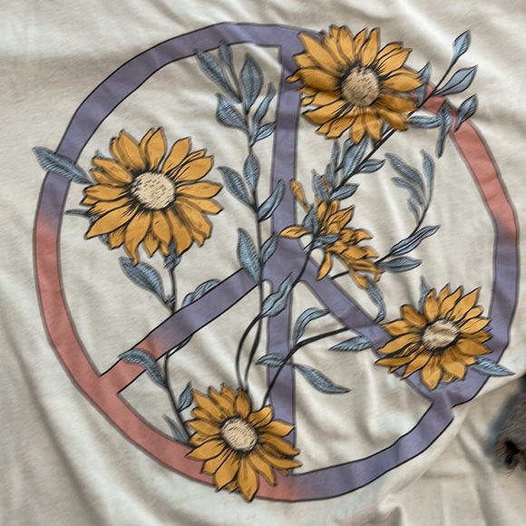 4 size medium tee shirts - Picture 2 of 5